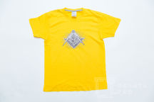 Желтые футболки с изображением в виде знака масонов